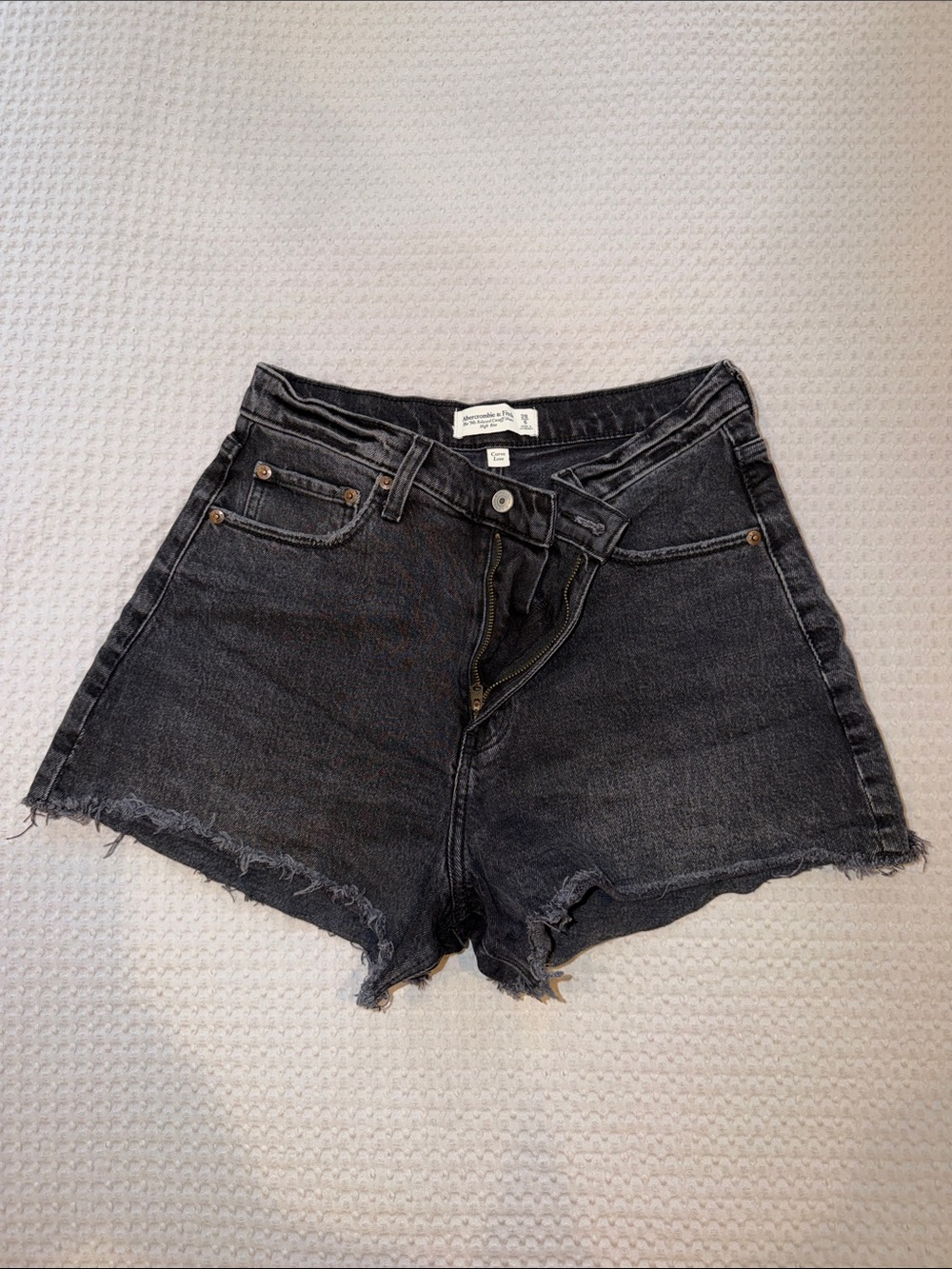 High-Rise Frayed Hem Abercrombie shorts